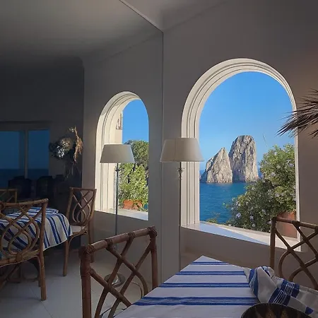 Azzurra * Capri
